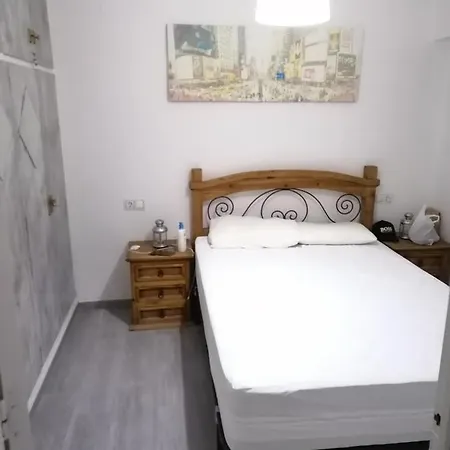 Avec Piscine Proche De La *