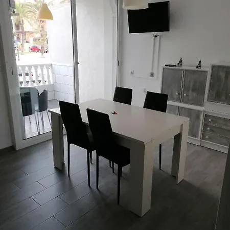 Apartment Avec Piscine Proche De La